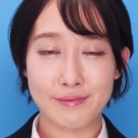 ここで撮影した写真を貼れば絶対合格するというピストンバイブ証明写真ボックス リクルートスーツの女子大生がどんなに突かれても笑顔をキープ 来訪者O.Eさん