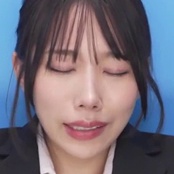 ここで撮影した写真を貼れば絶対合格するというピストンバイブ証明写真ボックス リクルートスーツの女子大生がどんなに突かれても笑顔をキープ 来訪者O.Eさん