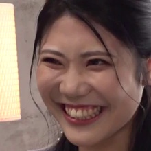 一般男女モニタリングAV 巨乳妻限定！ノーハンドフェラでズラ～ッと並んだチ○ポ10本の中から愛する旦那のチ○ポ当ててみて！3 ハズレたらいきなりデカチン即ハメ！形・大きさの異なるフル勃起チ○ポと大量ザーメンを味わって発情した人妻オマ○コは旦那の目の前なのに絶…