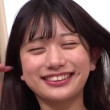 素人女子大生 生まれて初めての恥じらい素股体験！クリトリスが勃起チ○ポと擦れ合って我慢できずにヌルっと生挿入！そのままうぶオマ○コに生中出し！2